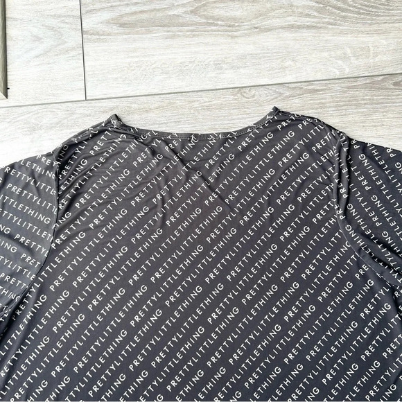 PRETTYLITTLETHING Plus Black Oversized T Shirt  Dress - Picture 13 of 16